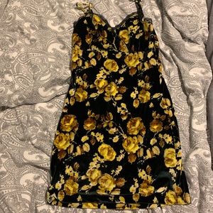 Urban outfitters floral velvet dress size M